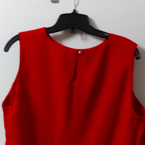 Red blouse - Picture 2 of 4
